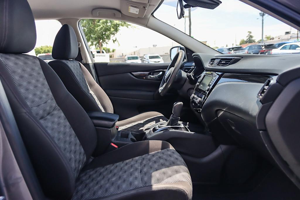 Thumbnail: 2019 Nissan Rogue Sport - 9
