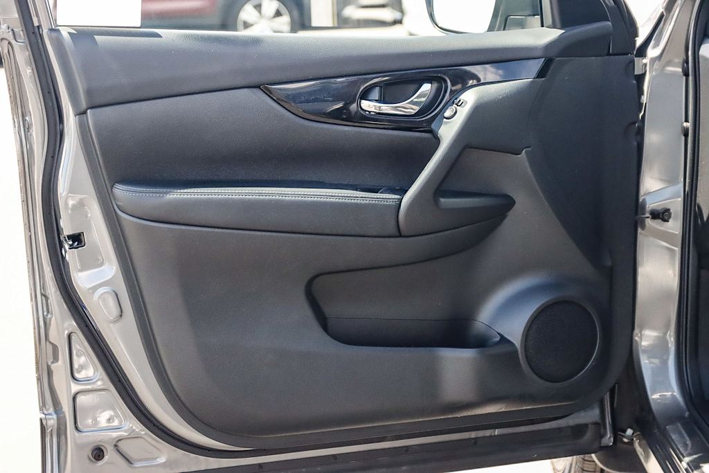Thumbnail: 2019 Nissan Rogue Sport - 25