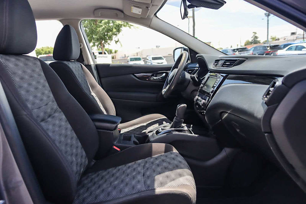 Thumbnail: 2019 Nissan Rogue Sport - 28