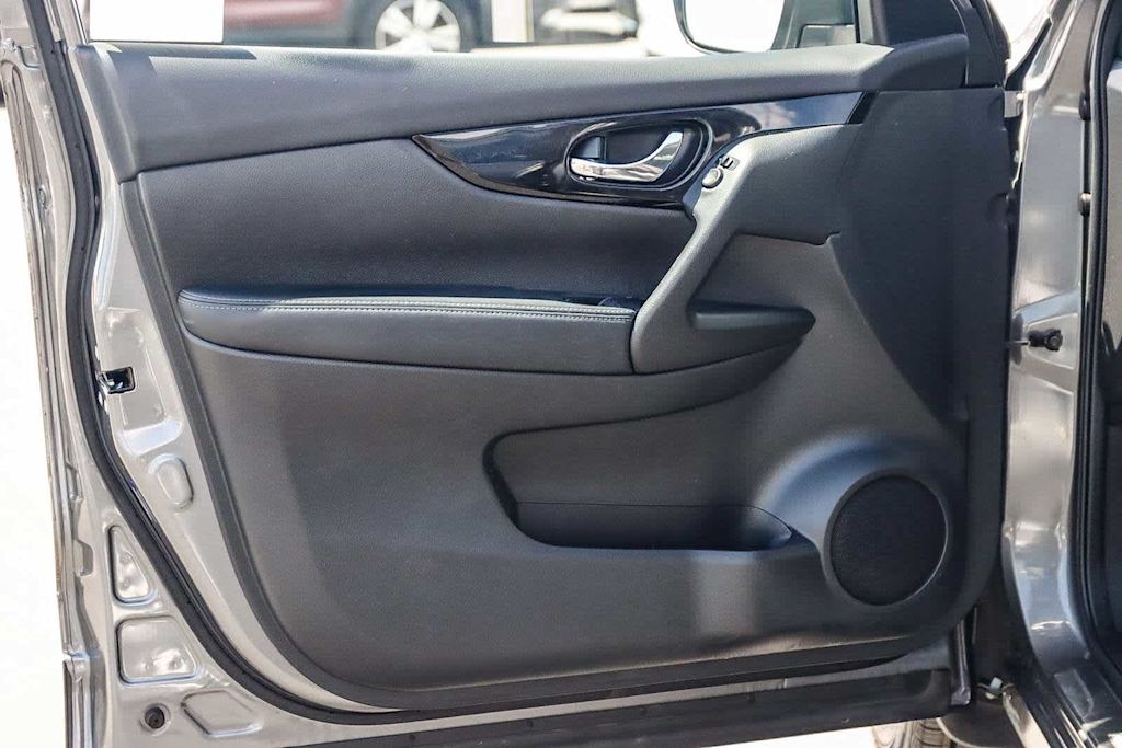 Thumbnail: 2019 Nissan Rogue Sport - 31
