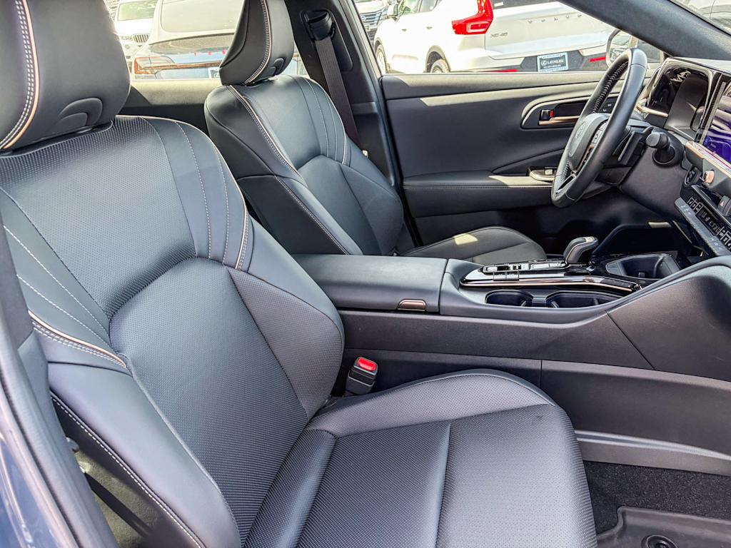 Thumbnail: 2025 Toyota Crown Signia - 10