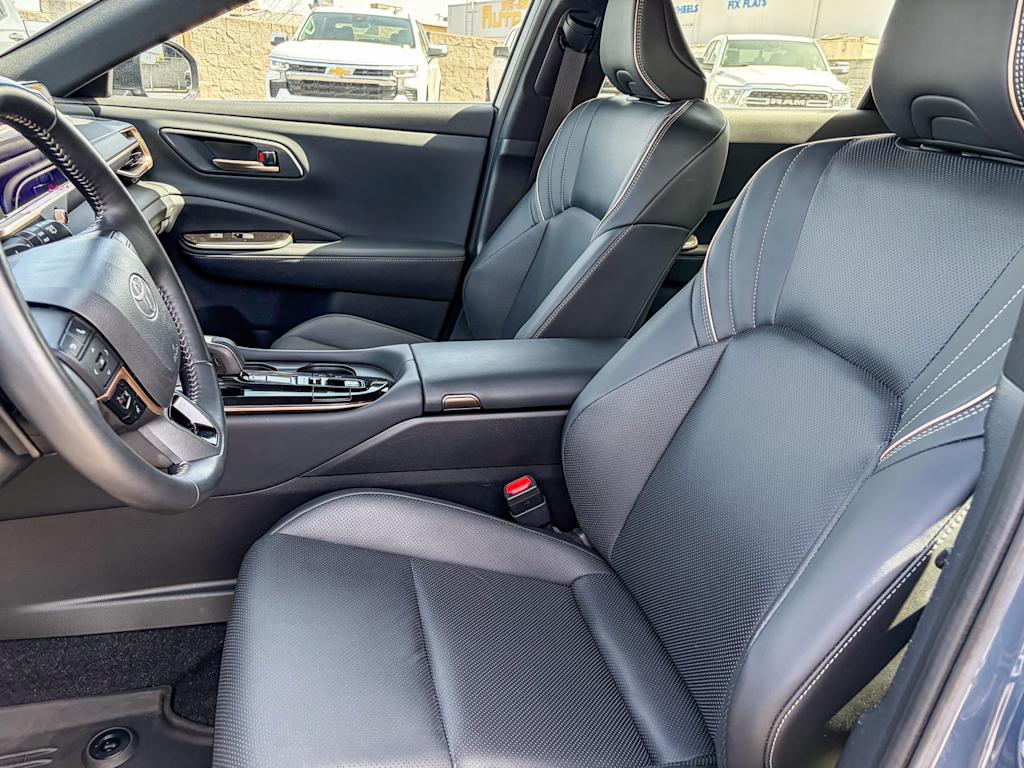 Thumbnail: 2025 Toyota Crown Signia - 11