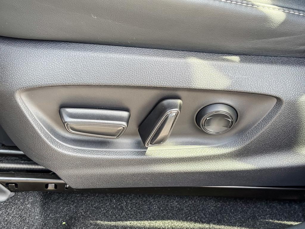 Thumbnail: 2025 Toyota Crown Signia - 23