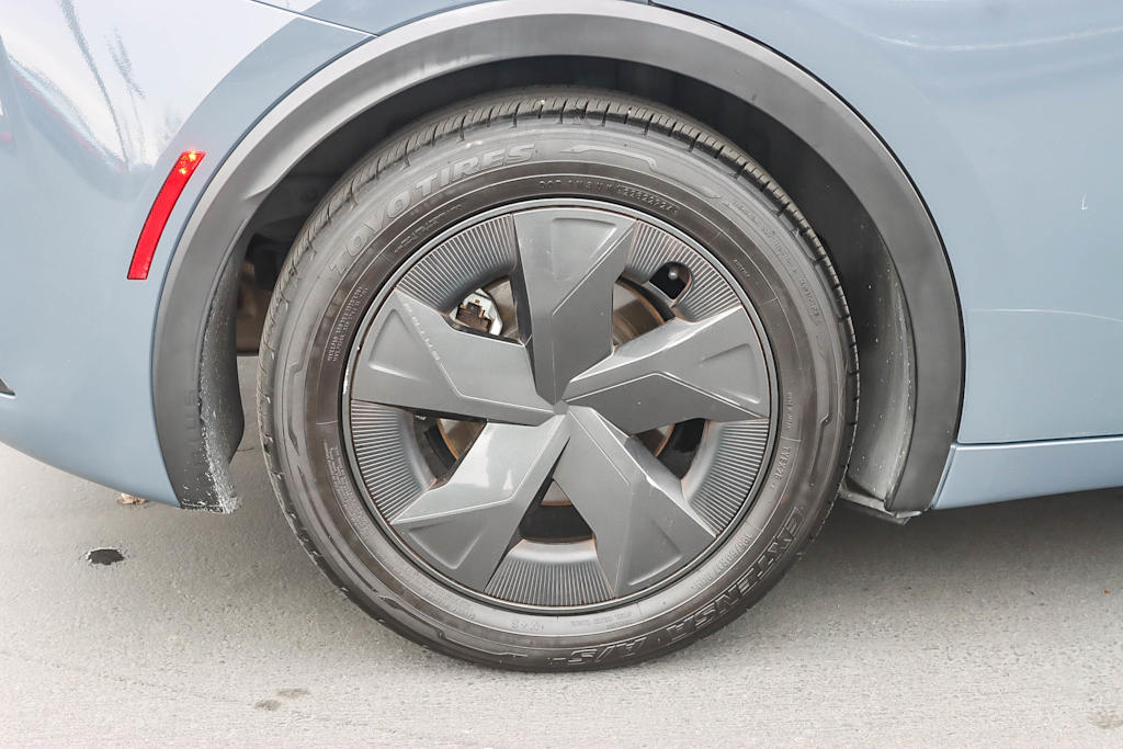 Thumbnail: 2023 Toyota Prius Prime - 21