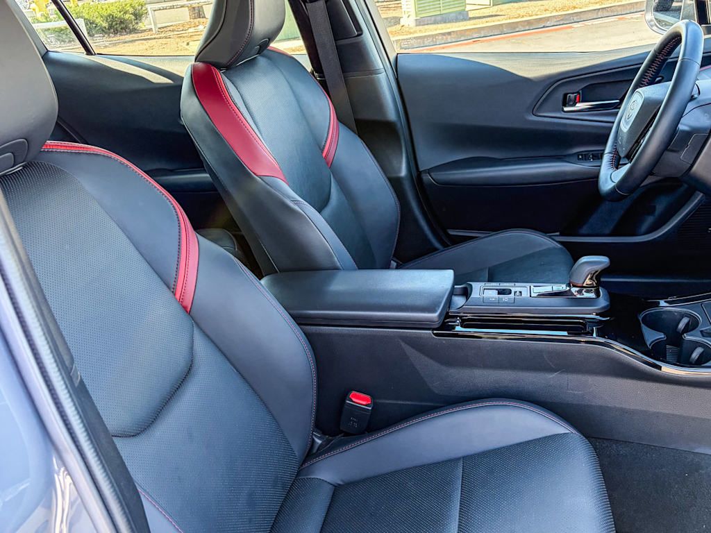 Thumbnail: 2023 Toyota Prius Prime - 10