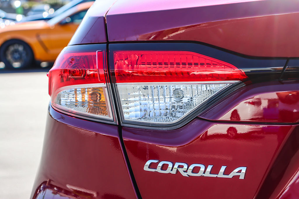 2022 Toyota Corolla LE 19