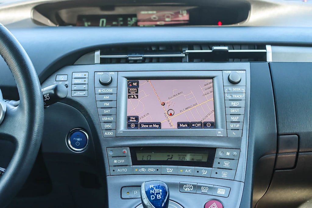 Thumbnail: 2012 Toyota Prius - 13