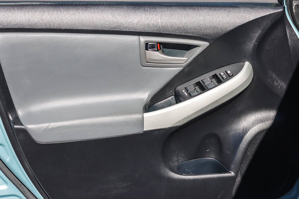 Thumbnail: 2012 Toyota Prius - 23