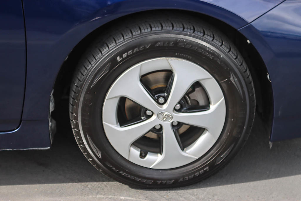 Thumbnail: 2013 Toyota Prius - 7