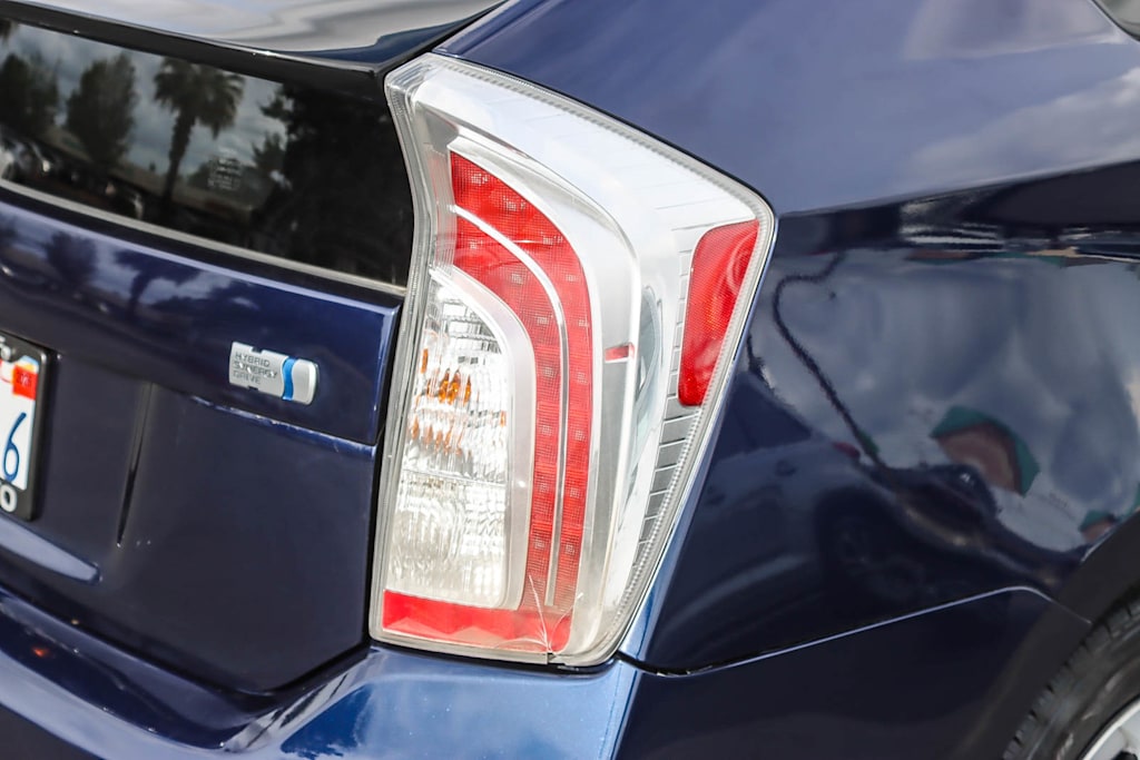 Thumbnail: 2013 Toyota Prius - 20