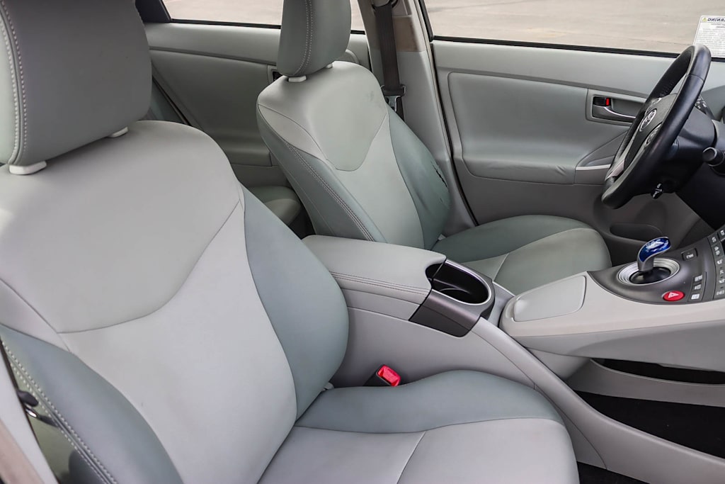 Thumbnail: 2013 Toyota Prius - 10