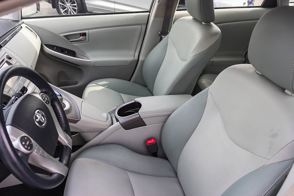 Thumbnail: 2013 Toyota Prius - 11