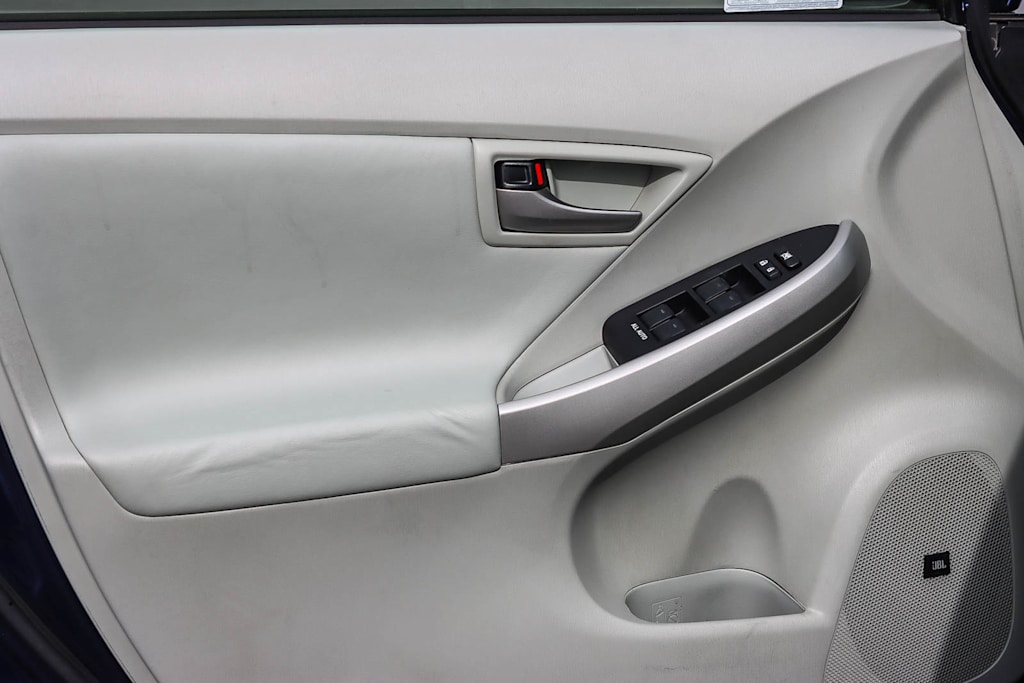 Thumbnail: 2013 Toyota Prius - 23