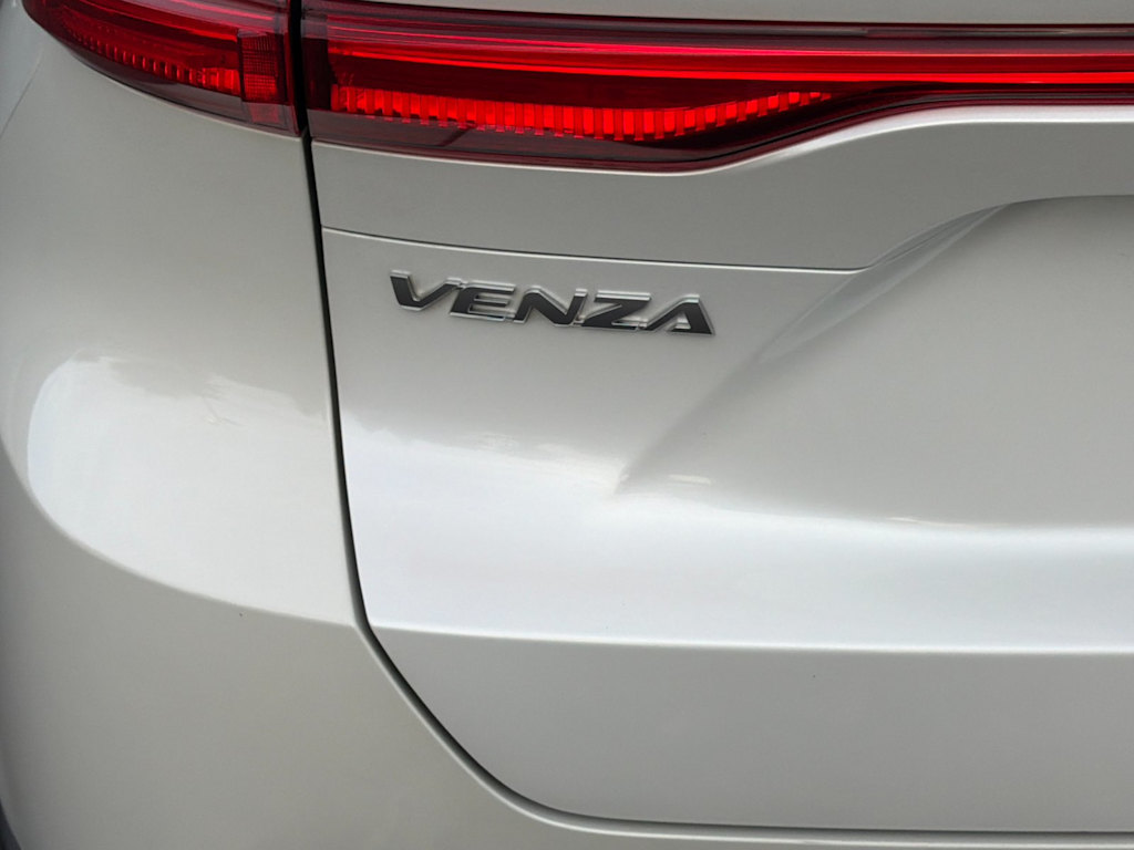 Thumbnail: 2023 Toyota Venza - 7