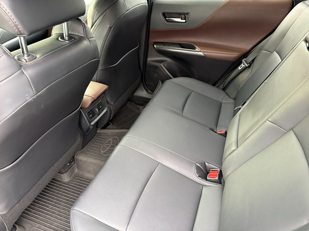 Thumbnail: 2023 Toyota Venza - 11