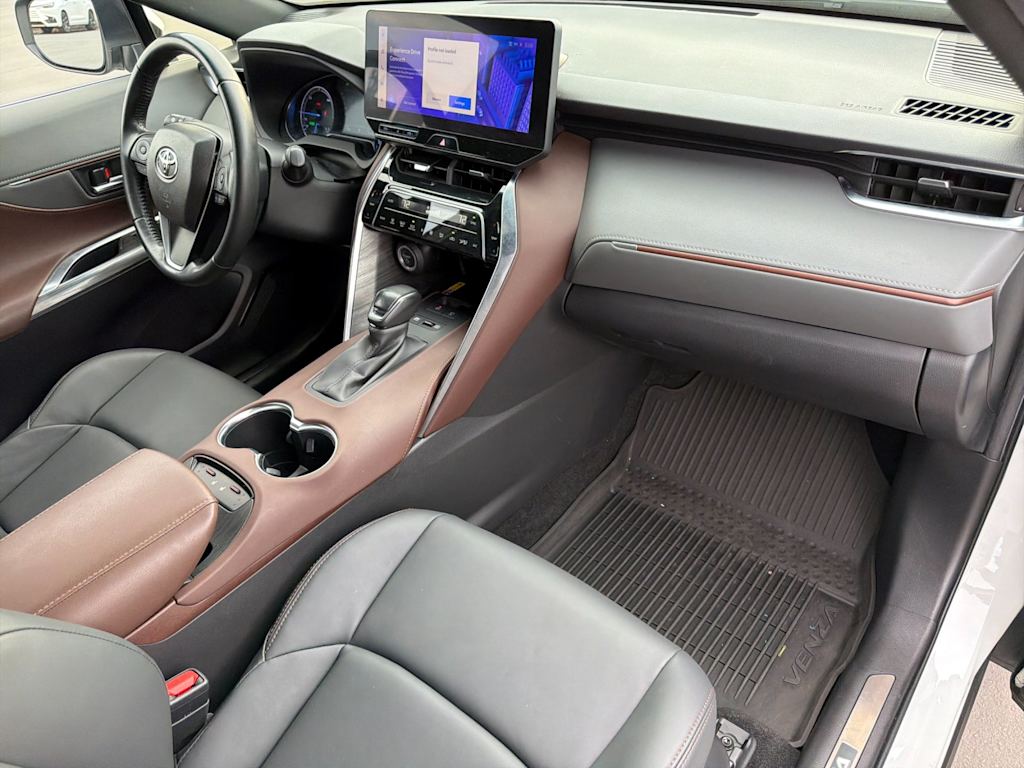 Thumbnail: 2023 Toyota Venza - 12