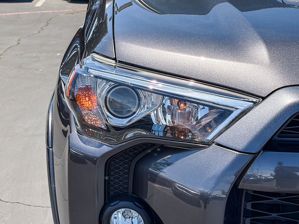 Thumbnail: 2019 Toyota 4Runner - 18