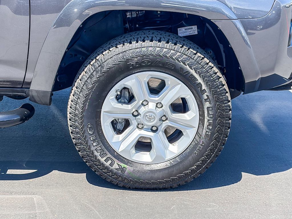 Thumbnail: 2019 Toyota 4Runner - 6