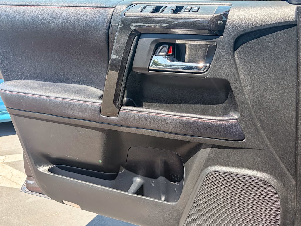 Thumbnail: 2019 Toyota 4Runner - 23