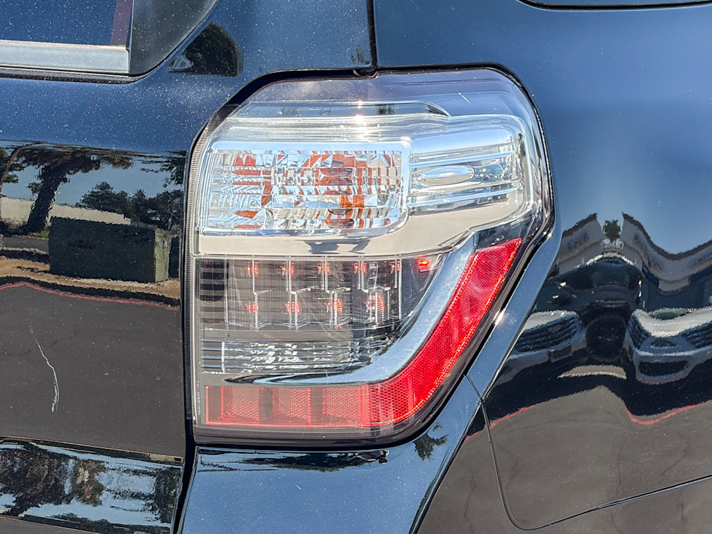 Thumbnail: 2018 Toyota 4Runner - 20
