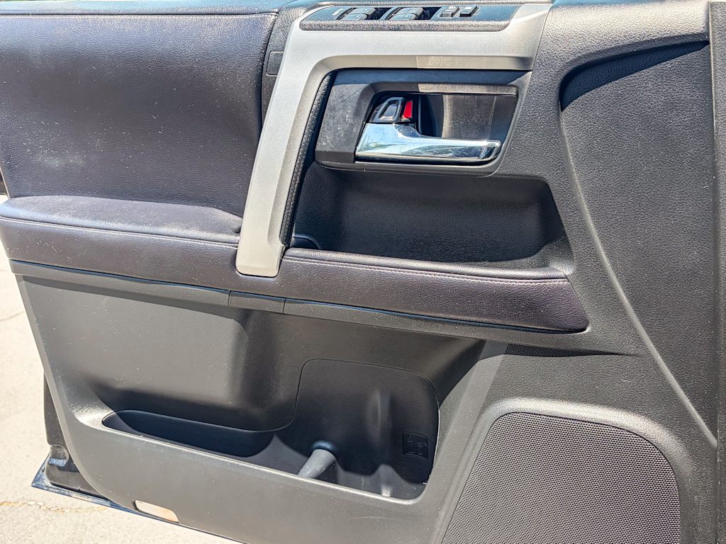 Thumbnail: 2018 Toyota 4Runner - 23