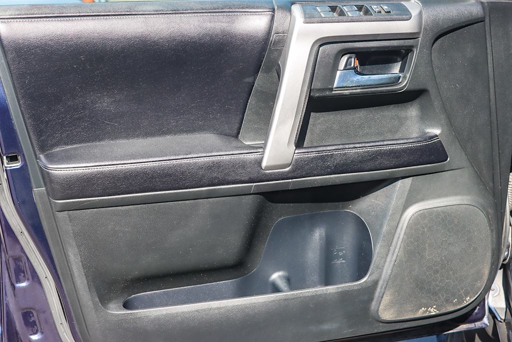 Thumbnail: 2017 Toyota 4Runner - 23