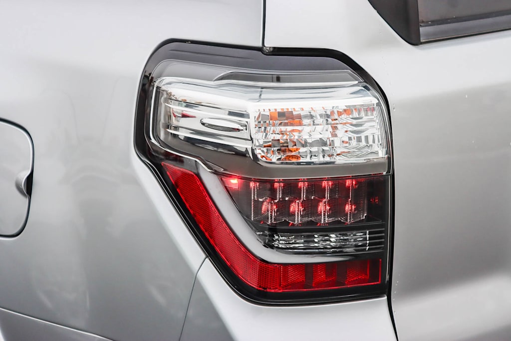 Thumbnail: 2019 Toyota 4Runner - 21