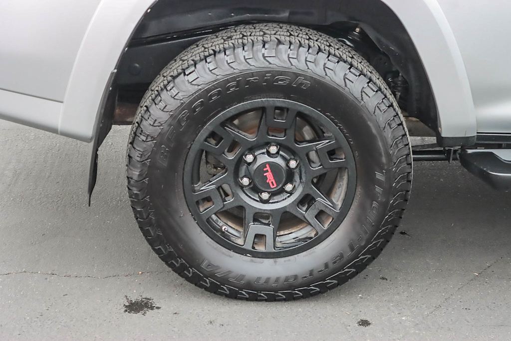 Thumbnail: 2019 Toyota 4Runner - 22