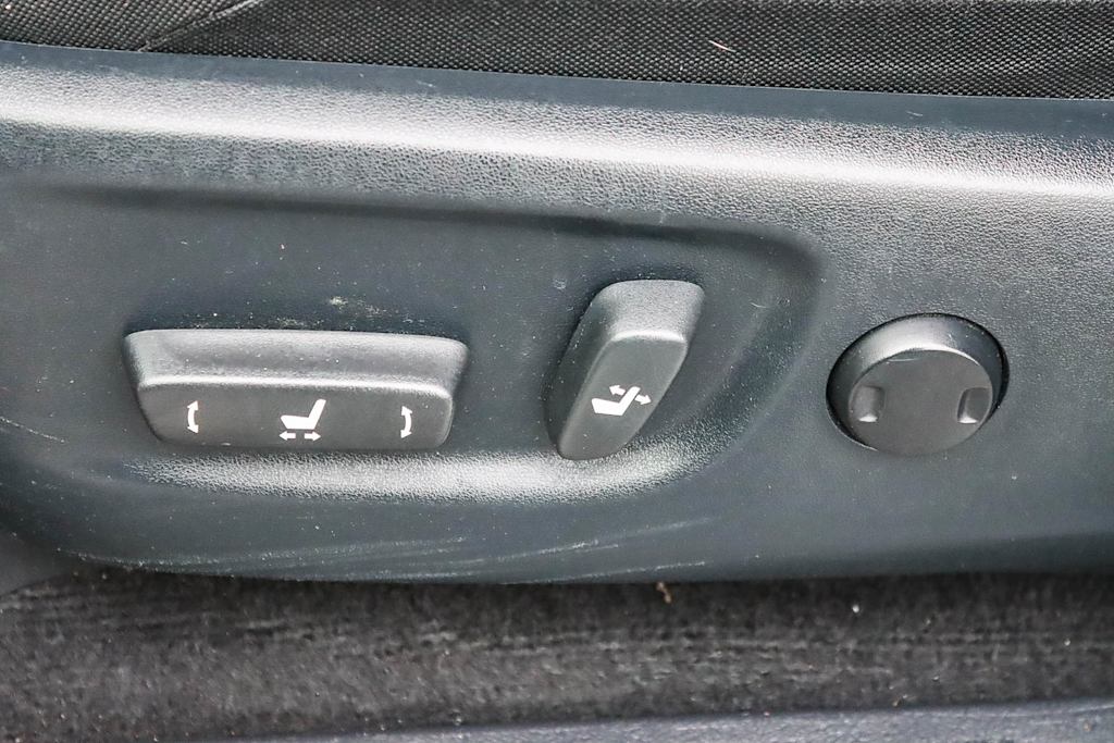 Thumbnail: 2019 Toyota 4Runner - 25