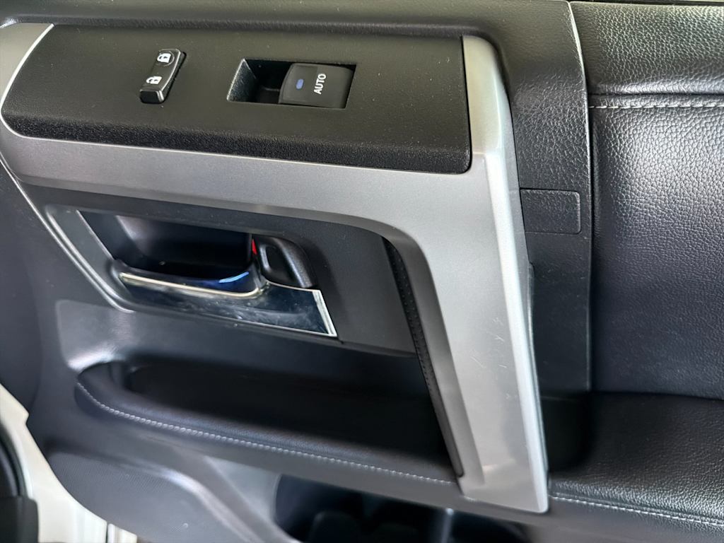 Thumbnail: 2019 Toyota 4Runner - 25