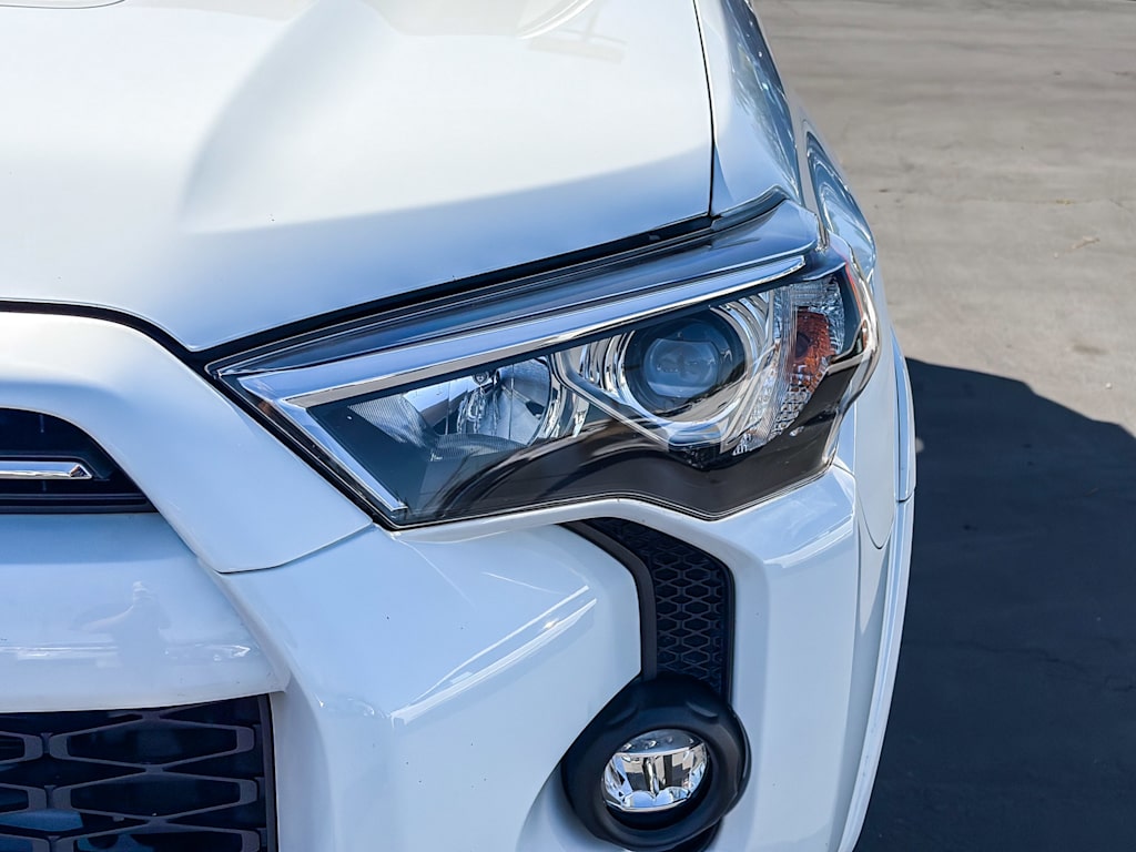 Thumbnail: 2022 Toyota 4Runner - 19