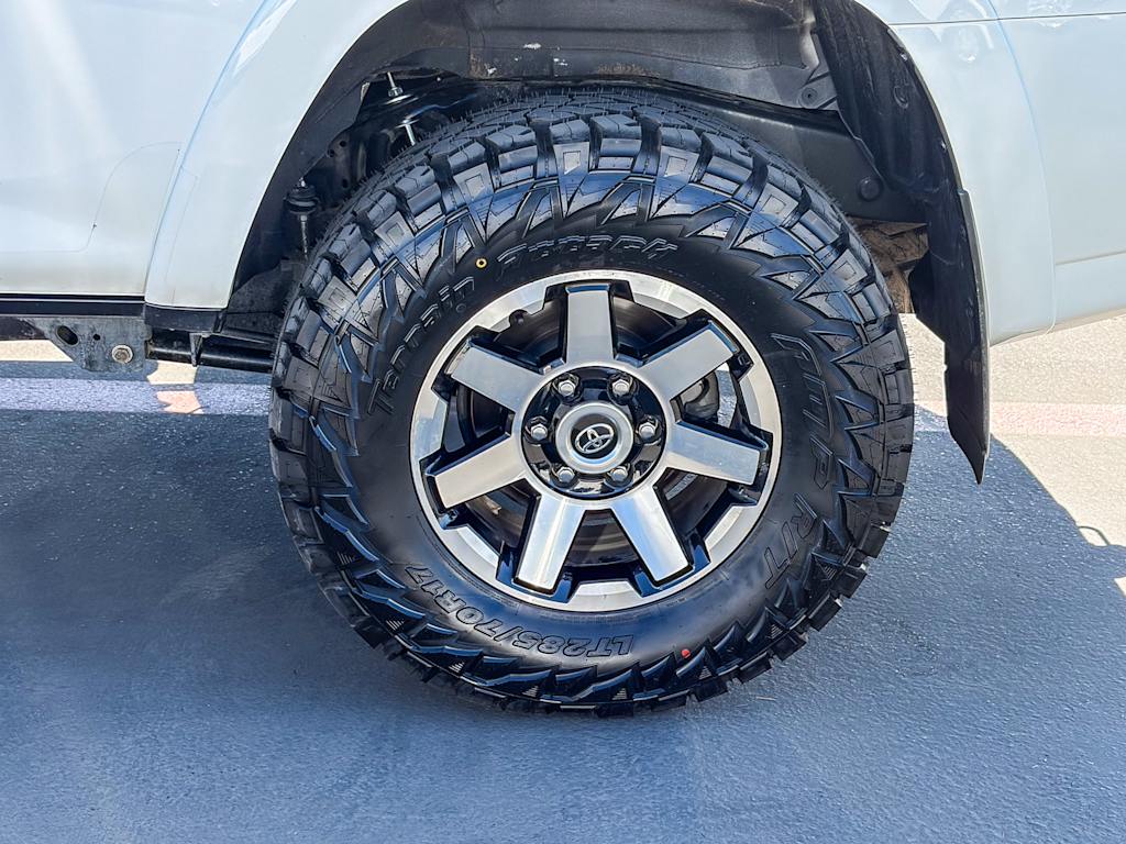 Thumbnail: 2022 Toyota 4Runner - 21