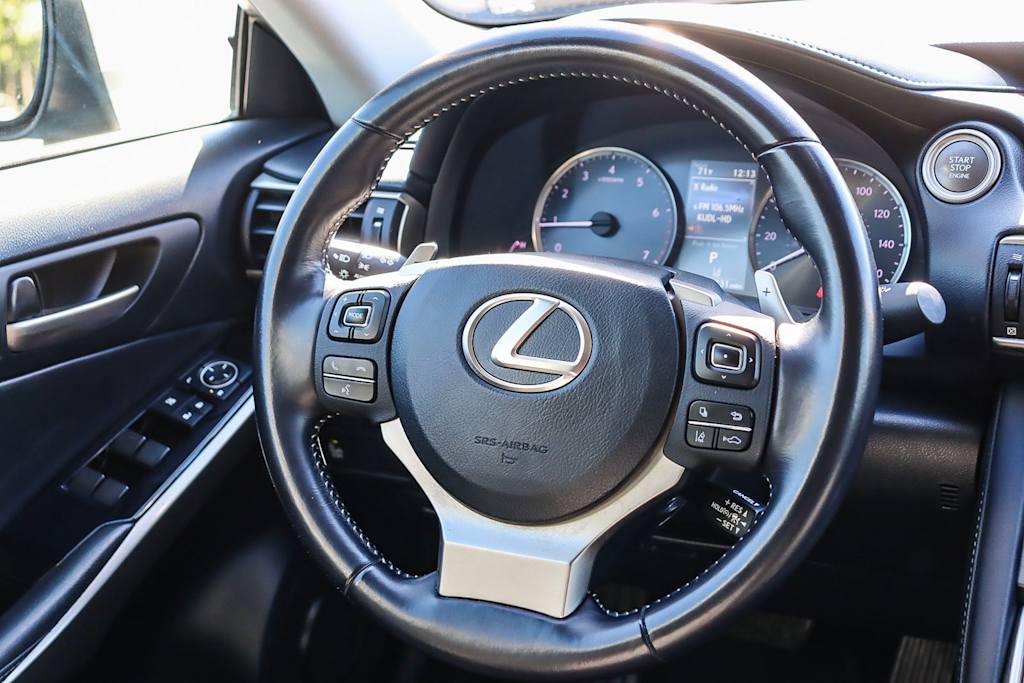 2020 Lexus IS 300 9