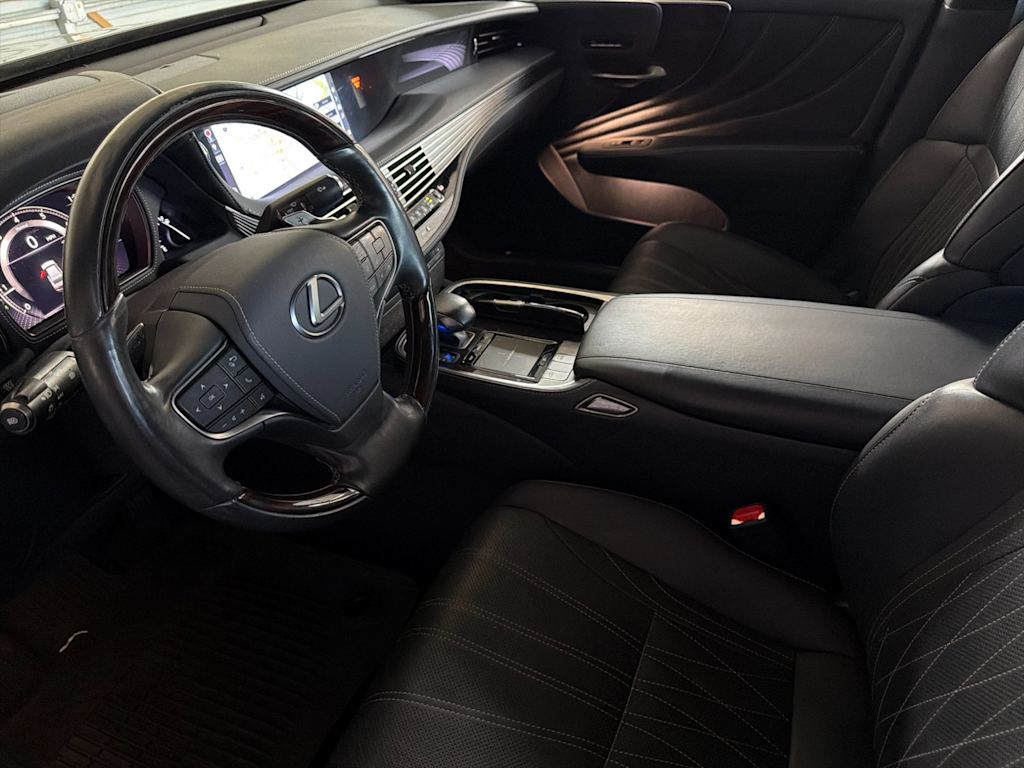 Thumbnail: 2018 Lexus LS - 9
