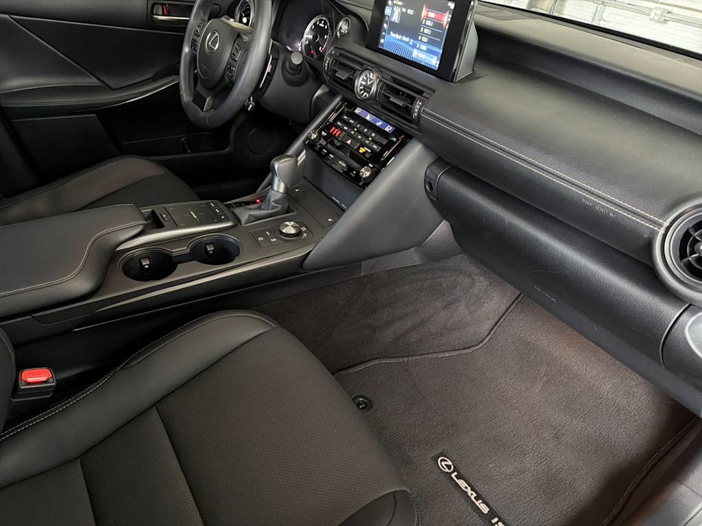 Thumbnail: 2024 Lexus ES - 12