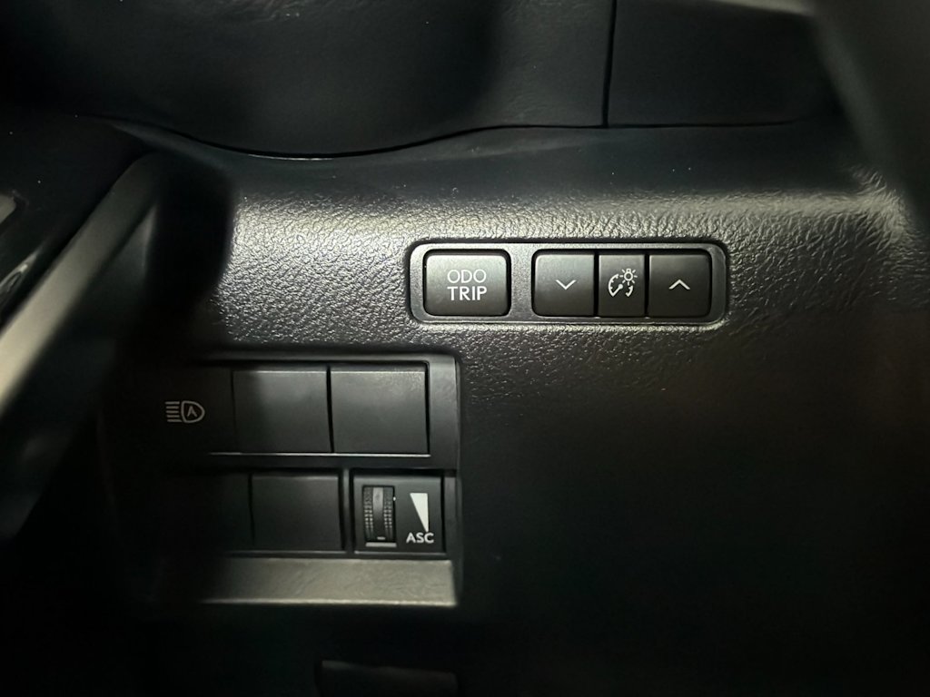 Thumbnail: 2024 Lexus ES - 32