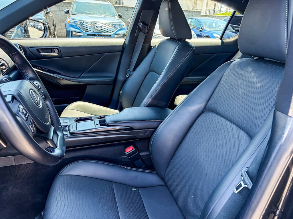 Thumbnail: 2024 Lexus ES - 10