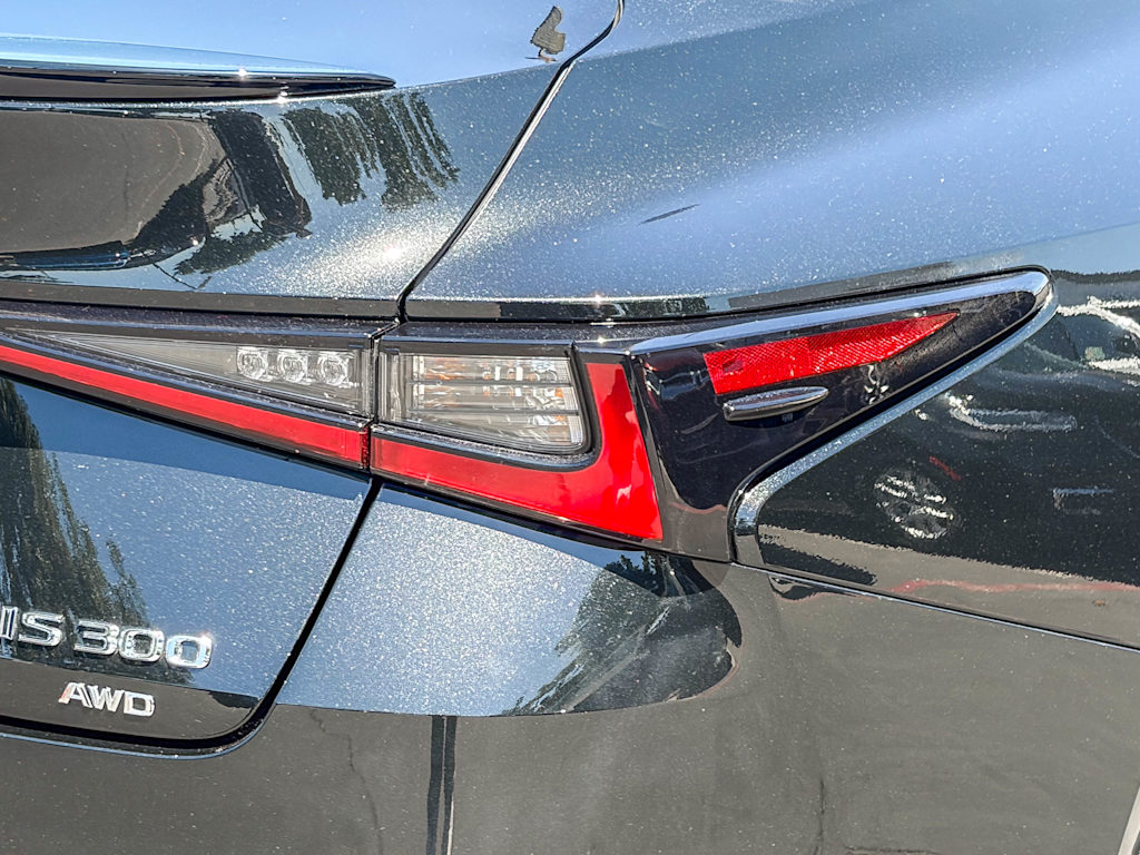Thumbnail: 2025 Lexus ES - 20