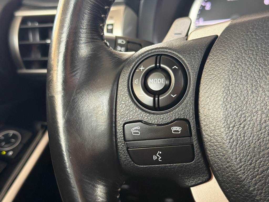 Thumbnail: 2016 Lexus IS - 28