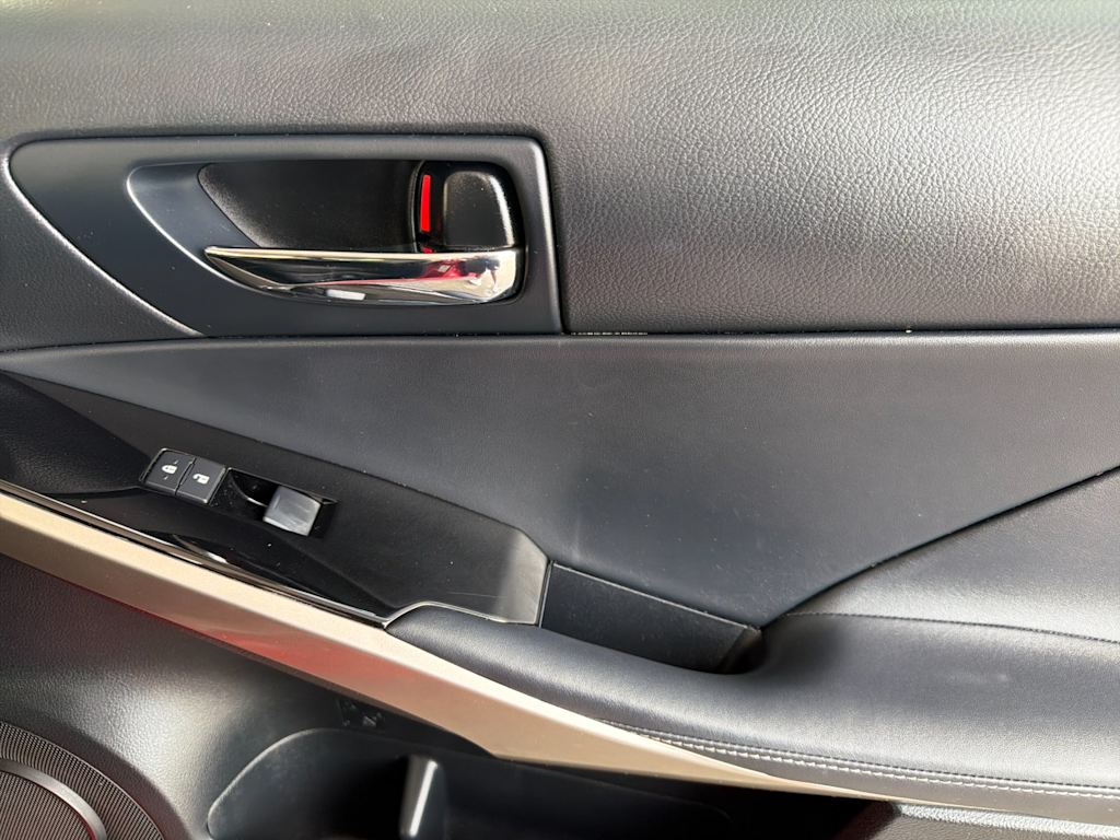 Thumbnail: 2016 Lexus IS - 23