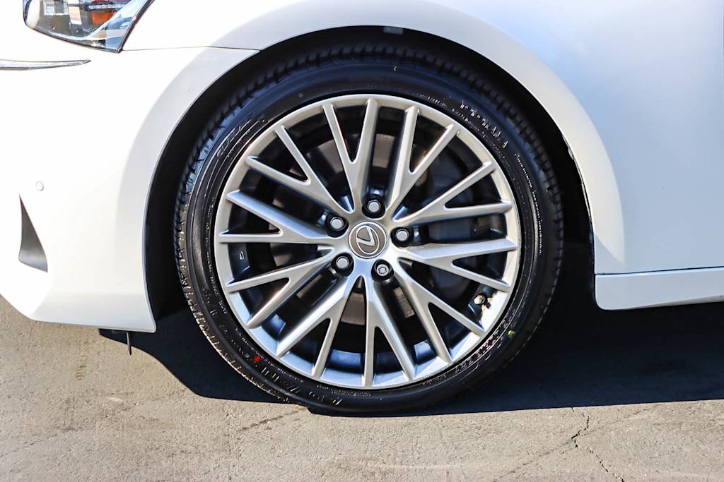 Thumbnail: 2018 Lexus IS - 8