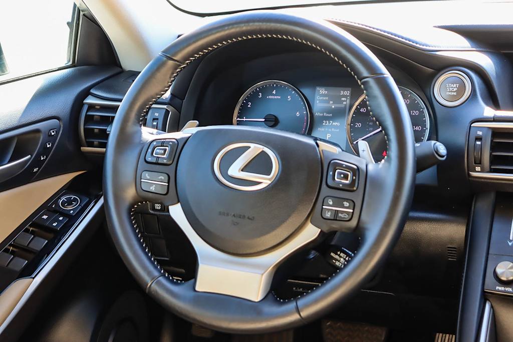 Thumbnail: 2018 Lexus IS - 14