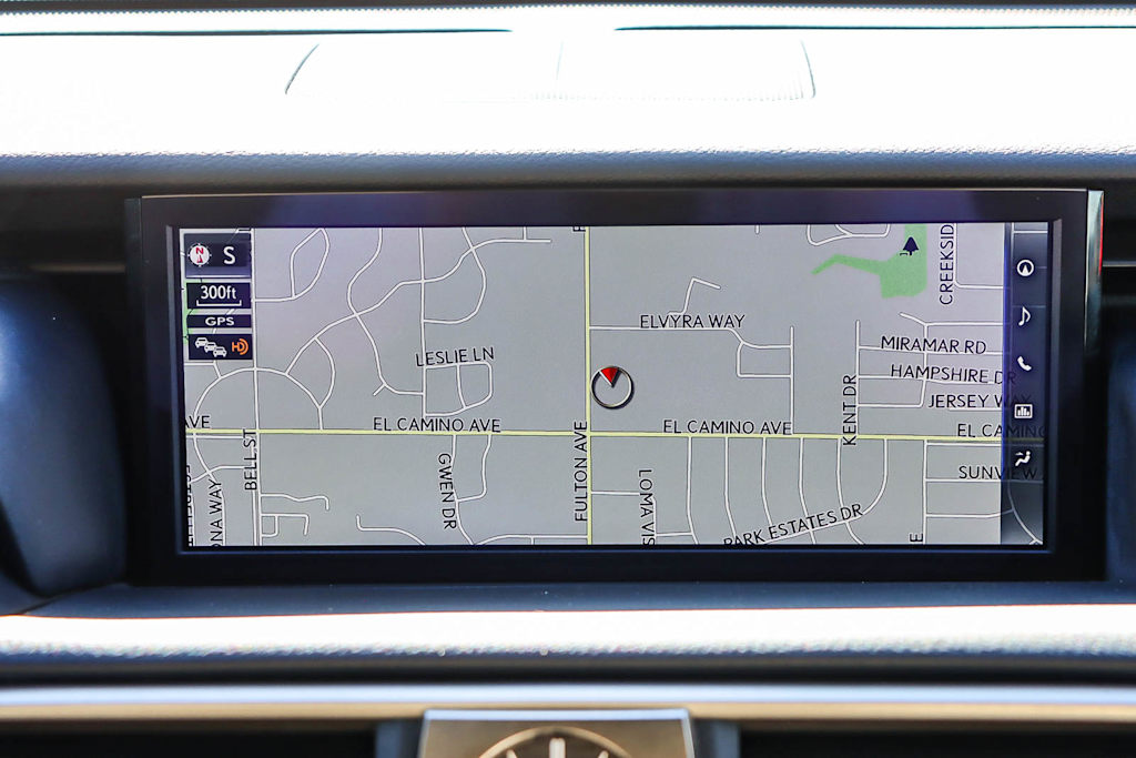 Thumbnail: 2018 Lexus IS - 15