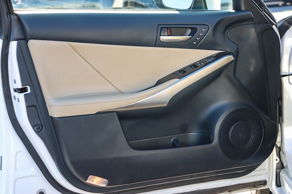 Thumbnail: 2018 Lexus IS - 24