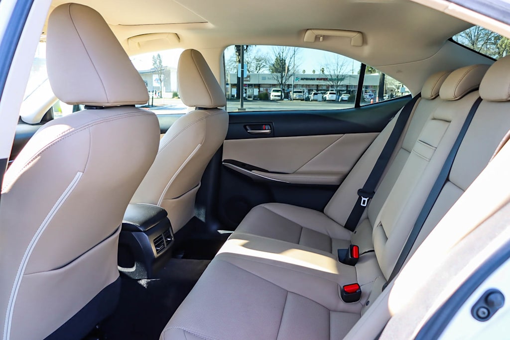 Thumbnail: 2018 Lexus IS - 13