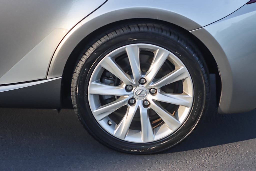 Thumbnail: 2016 Lexus IS - 21