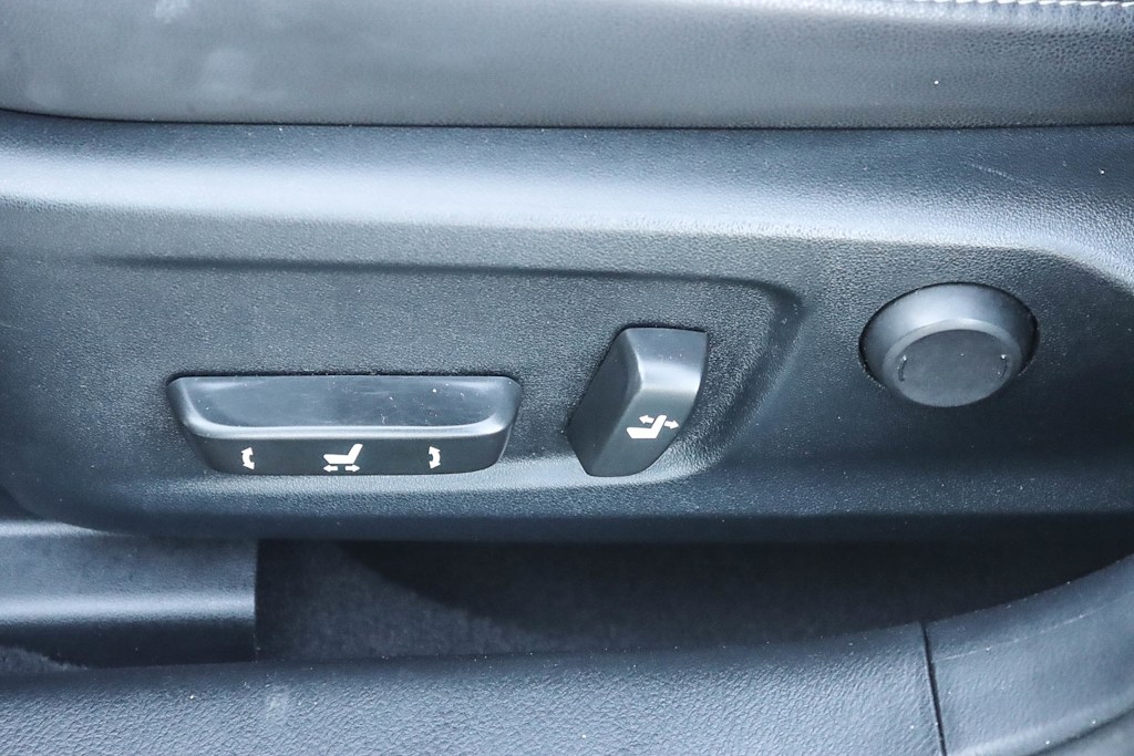 Thumbnail: 2016 Lexus IS - 25