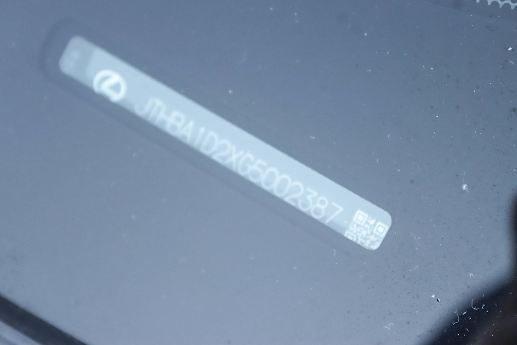 Thumbnail: 2016 Lexus IS - 28