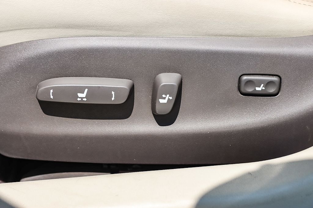 Thumbnail: 2012 Lexus IS - 27