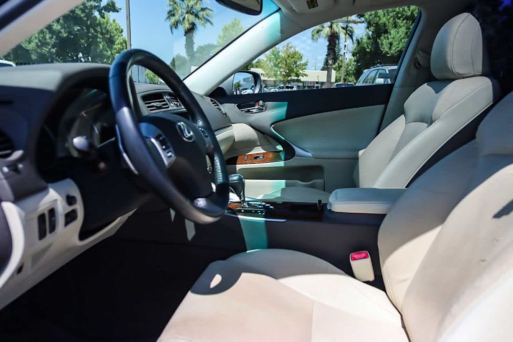 Thumbnail: 2012 Lexus IS - 10